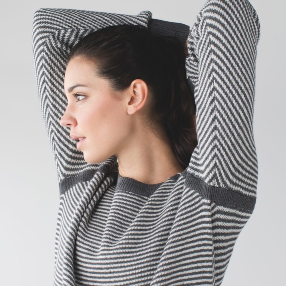 [Lululemon] Devi Crew - image 4